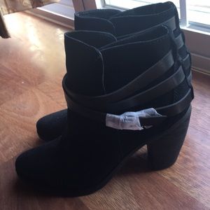 Brand new booties Dolce Vita size 9 1/2